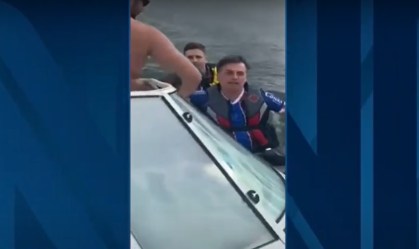 Bolsonaro anda de jet ski no dia em que país passa de 10 mil mortos por Covid-19