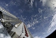 Erupções solares encurtam vida útil de satélites da SpaceX, aponta pesquisa
