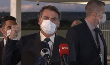 Bolsonaro inclui academias e salões de beleza em lista de atividades essenciais