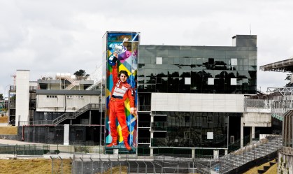 Autódromo de Interlagos completa 80 anos e ganha mural de Ayrton Senna
