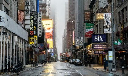 Nova York registra menos de 100 mortes em 24 horas