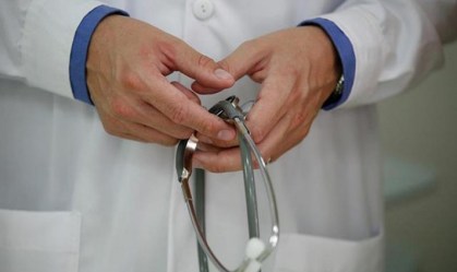 Governo prepara linha de crédito para médicos autônomos 