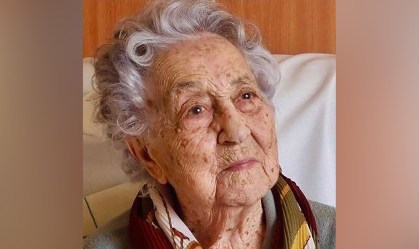 Mulher de 113 anos diz que se sente bem após sobreviver ao novo coronavírus