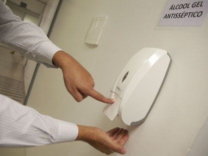 Uso de álcool em gel
