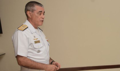 Cotado para substituir Teich, Luiz Fróes é diretor de Saúde da Marinha