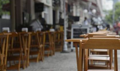 49% dos bares e restaurantes tiveram prejuízos de leve a moderados com falta de energia em SP, diz Abrasel