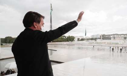 Bolsonaro pretende judicializar ataques e ameaças
