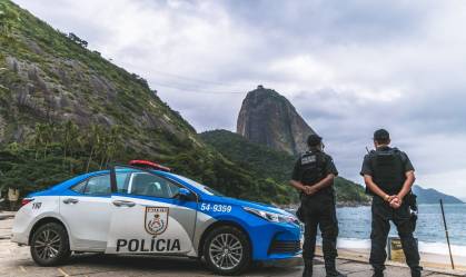 PM é preso no Rio após participar de roubo de carro e pedido de “resgate”