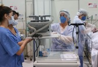 Nova onda de casos aprofunda desgaste de profissionais da saúde com a pandemia