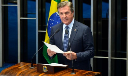 Após 30 anos, Collor pede desculpas por confisco da poupança