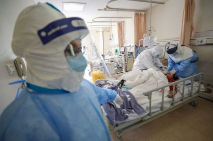 Paciente contaminado pelo novo coronavírus (COVID-19), em Wuhan, na China