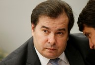 “Assusta, típico de ditaduras”, diz Rodrigo Maia à CNN sobre espionagem da Abin
