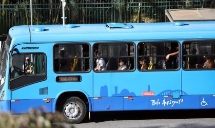 Ministério Público investiga excesso de passageiros em ônibus de BH