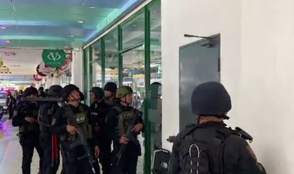 Atirador é preso após fazer 30 reféns em shopping nas Filipinas