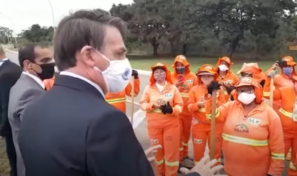'Não vou mudar não': Bolsonaro diz que Pazuello fica por muito tempo no cargo