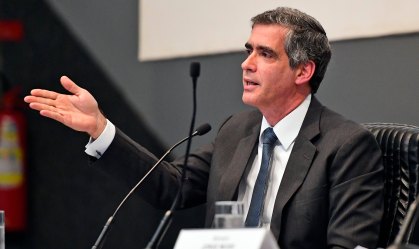 Ministro do STJ critica governo federal em pandemia: 'Desprezo à ciência'