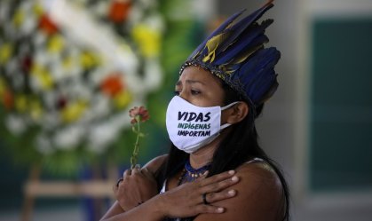 Bolsonaro institui comitê de combate à Covid-19 destinado a povos indígenas