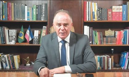 Governador do ES diz que embate sobre vacina chinesa pode atrasar retomada