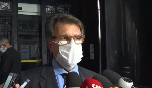 Paulo Marinho deixa prédio da Procuradoria-Geral no Rio de Janeiro