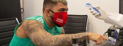 Gabigol, do Flamengo, em avaliação no Centro de Treinamento George Helal