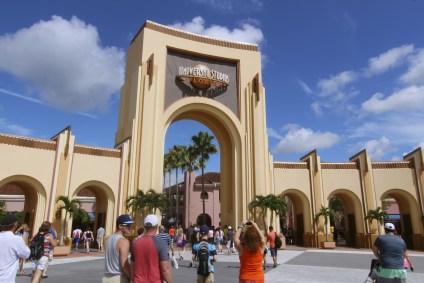 Universal Orlando prevê reabertura de parques no início de junho