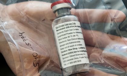 Médicos dos EUA pedem dados de remdesivir para orientar tratamento de Covid-19