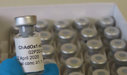 Covid-19: Reino Unido pede a agência reguladora que avalie vacina de Oxford