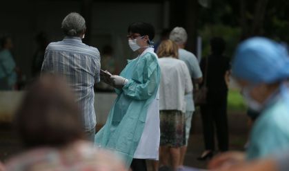 Relator do Orçamento planeja PEC para liberar recursos para piso da enfermagem