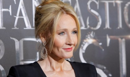 Livraria para de vender "Harry Potter" por falas transfóbicas de Rowling