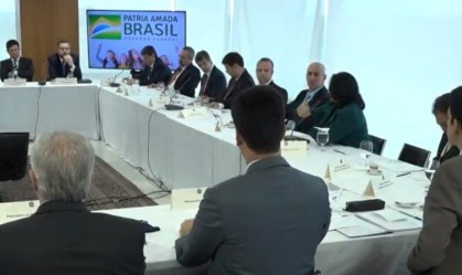 Damares diz que atuação do STF é palhaçada e que vai mandar prender governadores