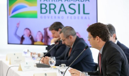 Especialistas apontam erro em classificação 'secreta' de vídeo ministerial