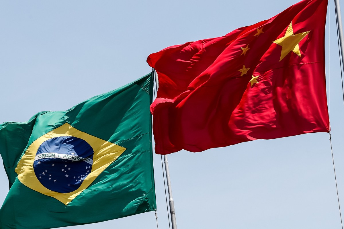 Bandeiras do Brasil e da China