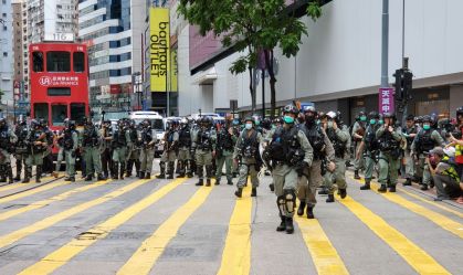 Protesto contra imposição de leis pela China em Hong Kong é dispersado com gás