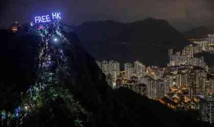 Bolsa de Hong Kong sobe, mesmo em meio a tensões envolvendo China e EUA