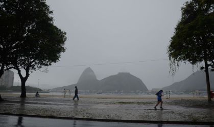 Rio de Janeiro convoca gabinete de crise para lidar com chuvas