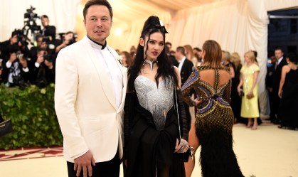 Elon Musk revela que teve terceiro filho com cantora Grimes; saiba o nome