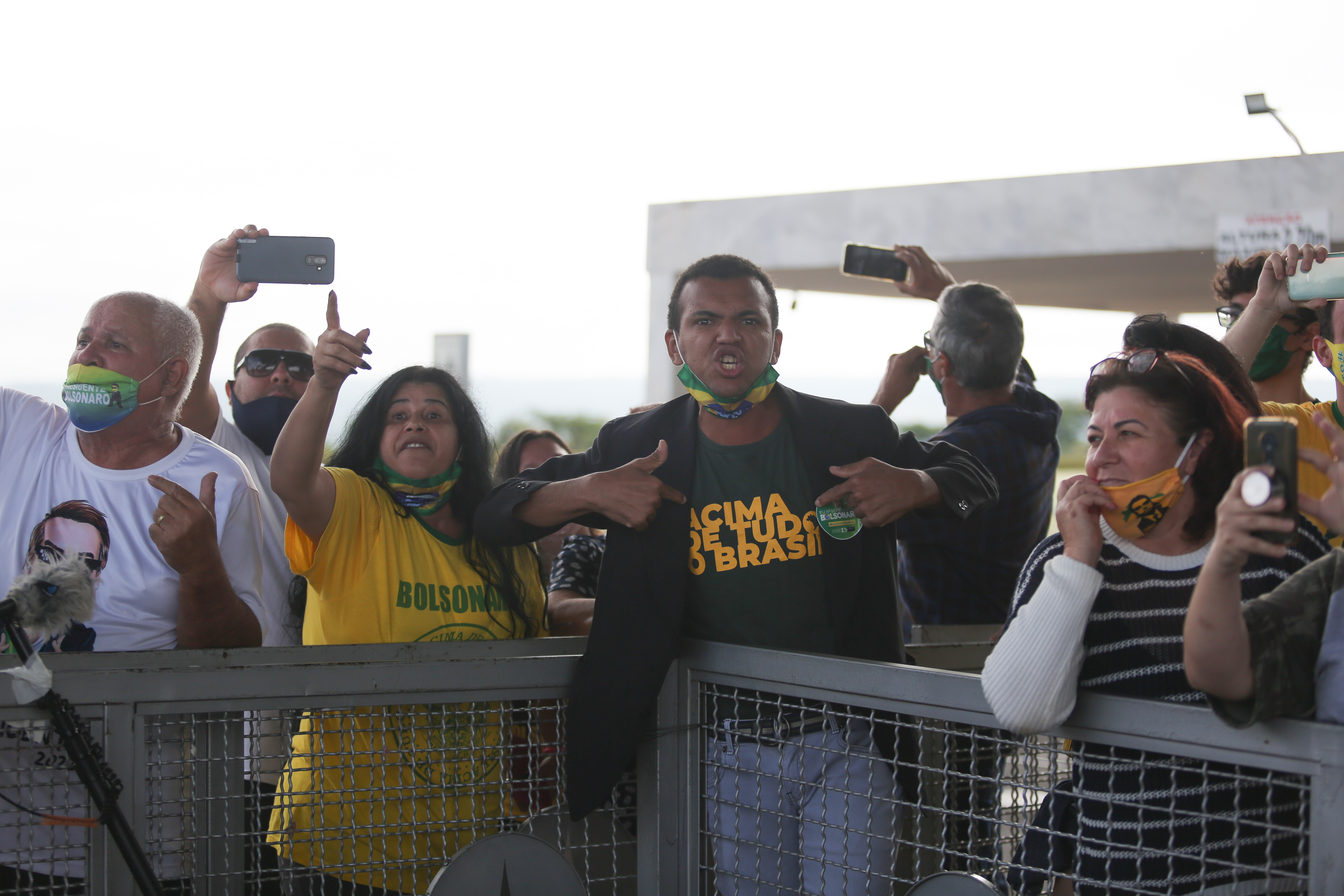 Apoiadores do presidente Jair Bolsonaro´hostilizam jornalistas em Brasília