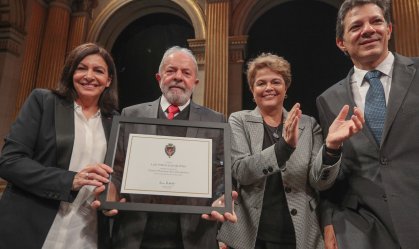 Lula recebe título de cidadão honorário de Paris