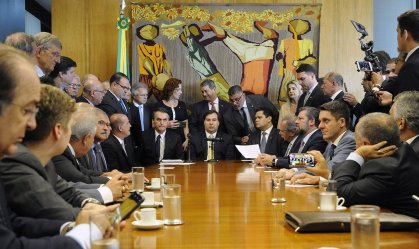 Centrão consegue 3 novos cargos em instituto ligado à Casa Civil 