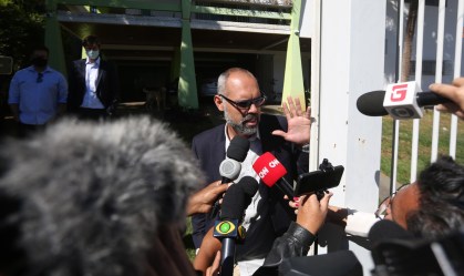 Advogado de Allan dos Santos diz que não teve acesso a inquérito sobre fake news