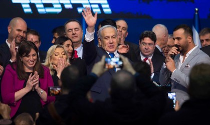 Netanyahu está a duas cadeiras de formar governo em Israel