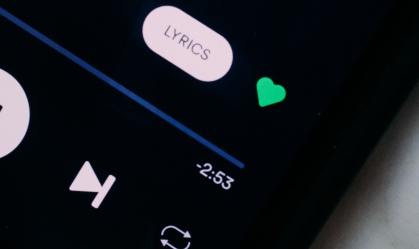 Músicos em isolamento se revoltam com indústria do streaming