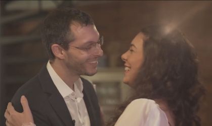 Noivos driblam pandemia e fazem cerimônia de casamento virtual