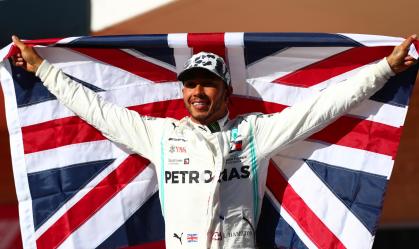 Hamilton quebra recorde e conquista pole no GP de Silverstone