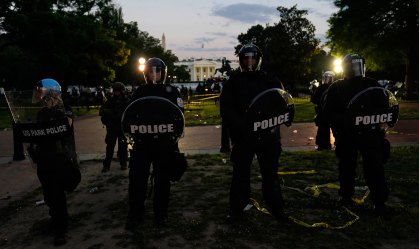 Trump foi levado a abrigo subterrâneo durante protesto em frente à Casa Branca