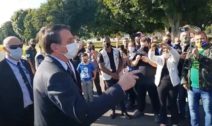 Bolsonaro diz que governo agirá se protestos passarem 'limite da racionalidade'
