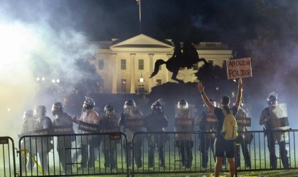 Casa Branca quer 'lei e ordem' em relação a protestos violentos