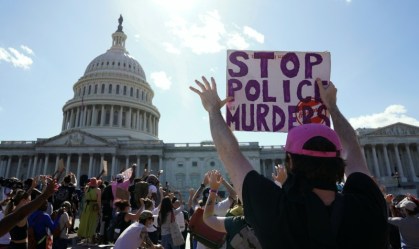 Entenda o decreto que Trump assina hoje para reformar a polícia dos EUA