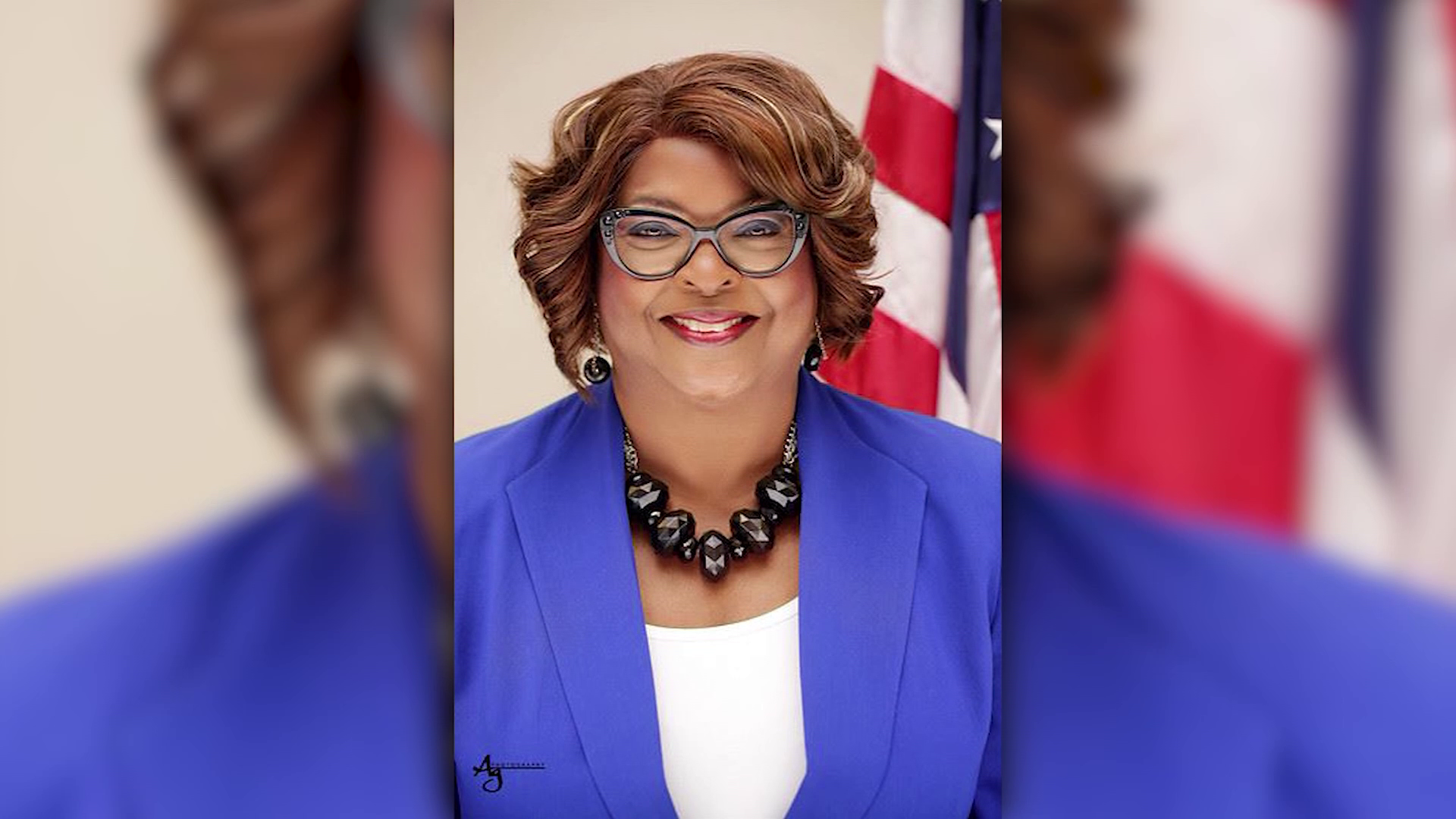 Ella Jones é a 1ª mulher e a 1ª negra eleita prefeita de Ferguson, nos EUA