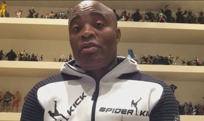 Anderson Silva é nocauteado em sua última luta no UFC